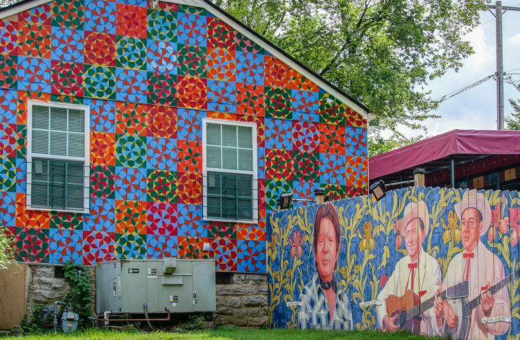 Image of a mural in Berry Hill, Nashville