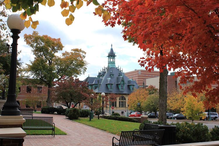 Image of the Customs House Museum and Cultural Center in Clarksville, TN.