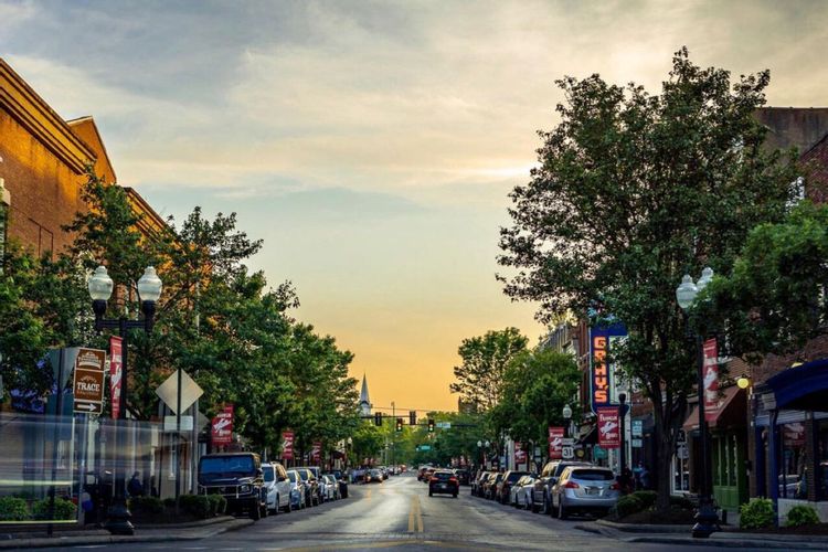 Image of historic downtown Franklin, TN.